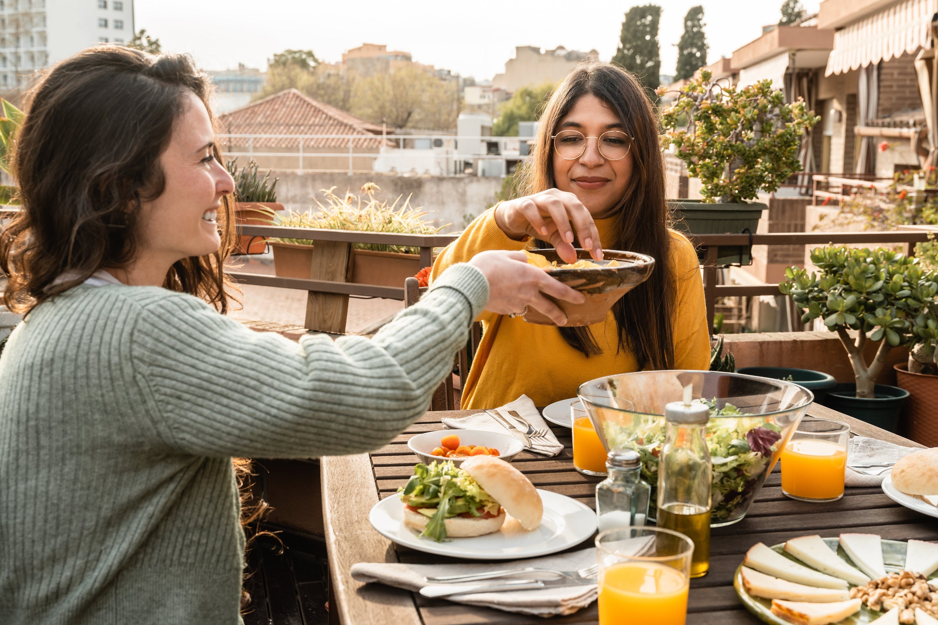 How to Eat Healthy on Vacation Without Missing Out on the Fun