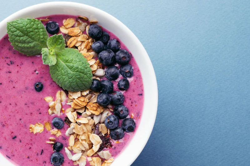 Granola, Yogurt & Berry Smoothie